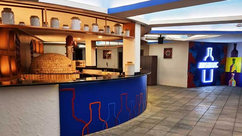 Sky High Bar & Grill